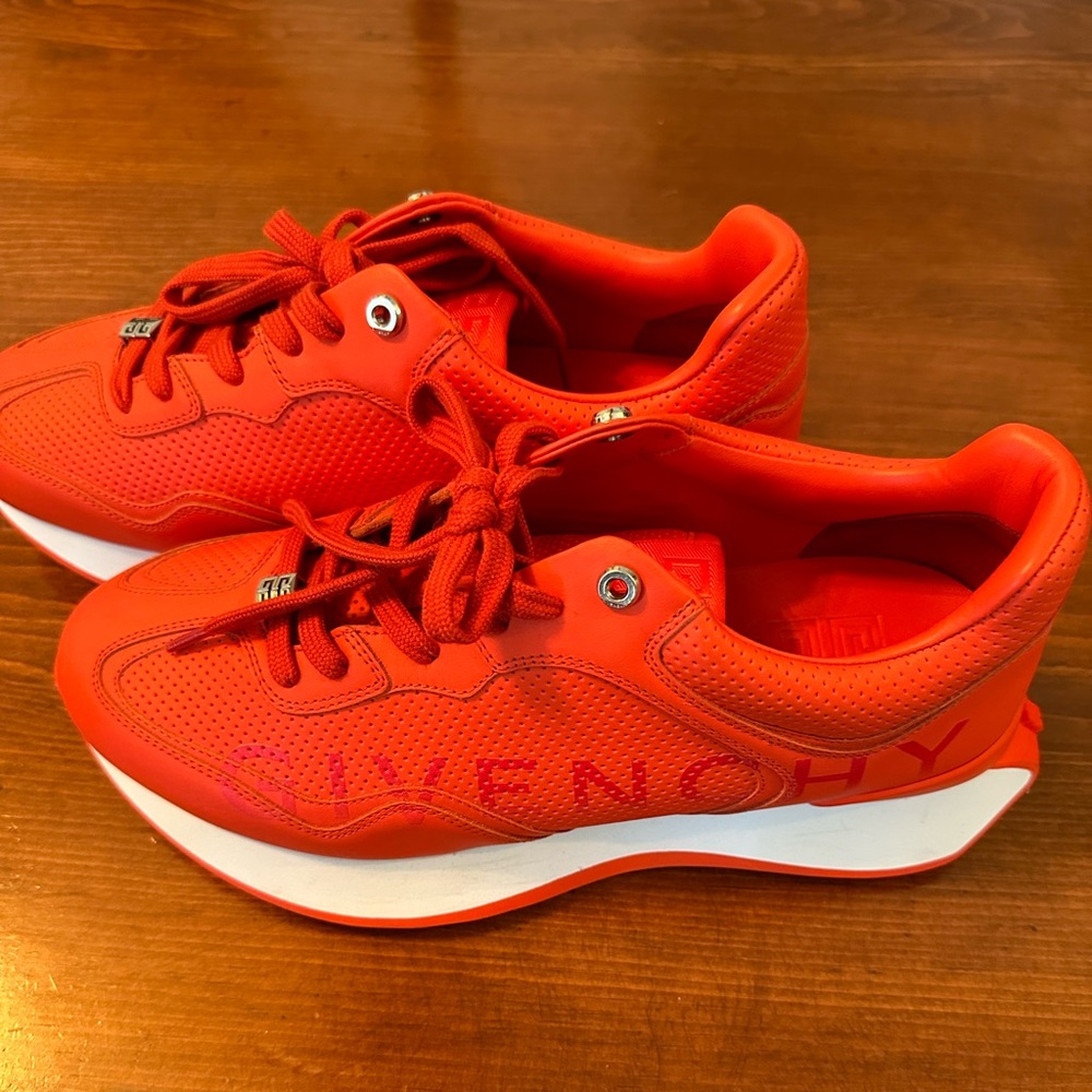 Givenchy sneakers- 42